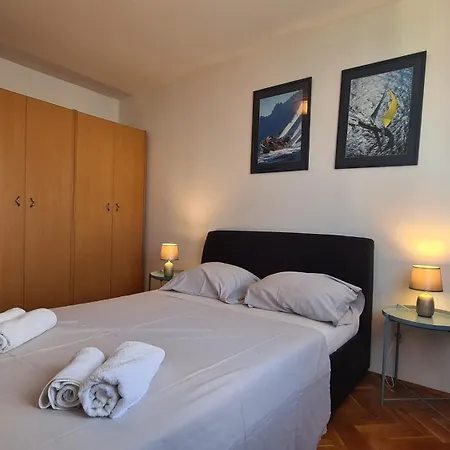 Apartment Urbana - Dvije Spavace Sobe - Blizu Centra - Brzi Internet