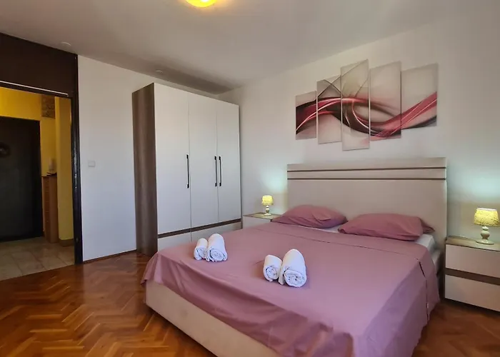 Urbana - Dvije Spavace Sobe - Blizu Centra - Brzi Internet *